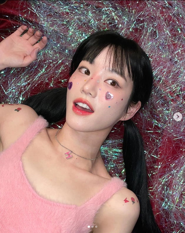 '견미리 딸' 이유비, 러블리한 핑크...순정만화 주인공처럼