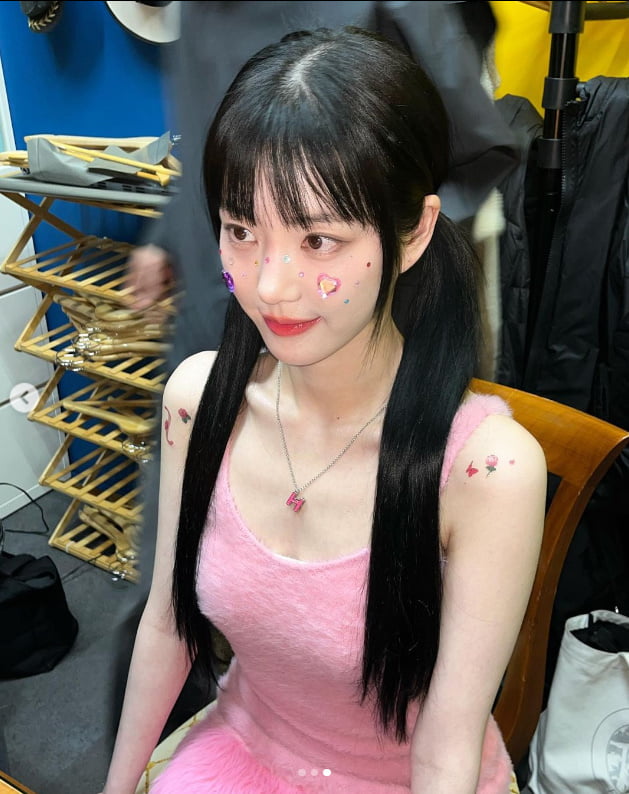 '견미리 딸' 이유비, 러블리한 핑크...순정만화 주인공처럼