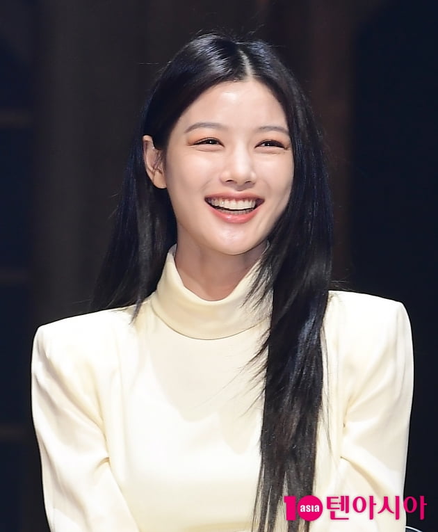 [TEN 포토] 김유정 '청순함 흩날리는 미소'