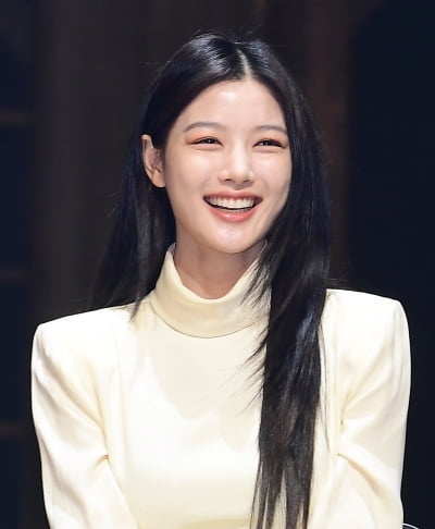 [TEN 포토] 김유정 '청순함 흩날리는 미소'