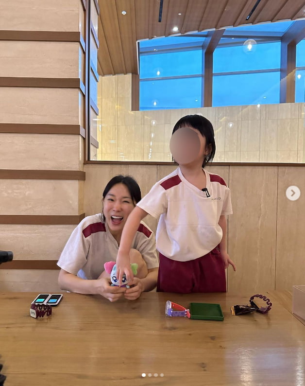 이지혜, 3년만에 방문한 너무 좋은곳...팔꿈치로 ♥문재완 사랑의 표시?