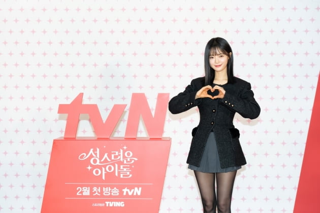 [종합] 가루 아닌 병X에 빠진 이장우·'군백기' 없앨 김민규…'성스러운 아이돌' 흥행할까