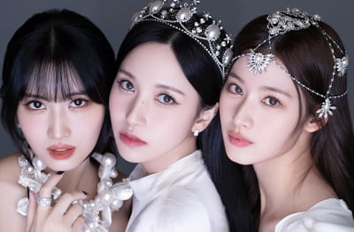 [공식] 트와이스 日 멤버 미나·사나·모모, '미사모'로 유닛 데뷔
