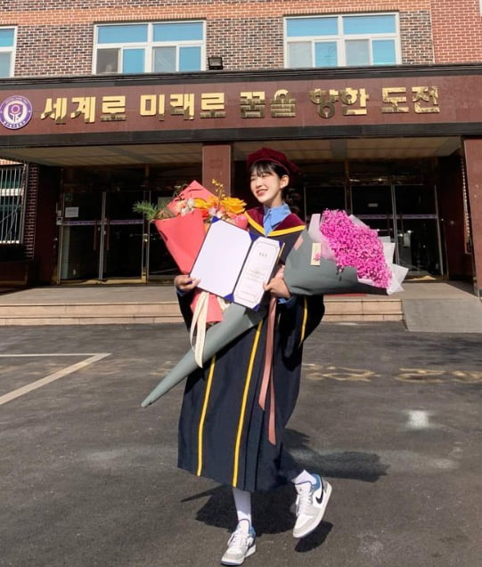 '故최진실' 딸 최준희, 가족보다 나은 남사친들에 감동 "오빠들이 대형 꽃다발 들고"