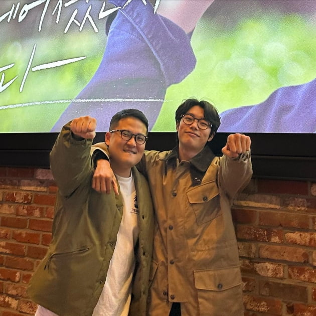 류준열, '어우헤' 형슬우 감독 응원 "마치 내 영화인 것처럼 뭉클"