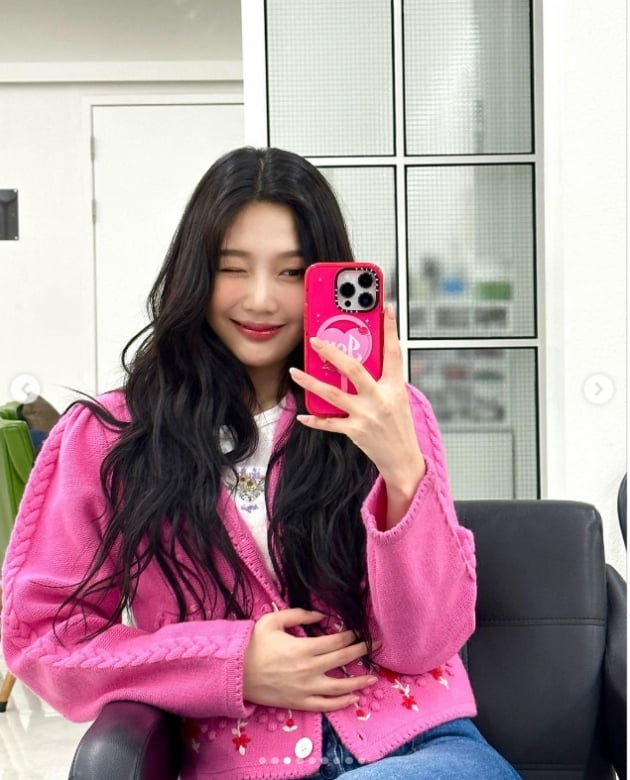 레드벨벳 조이, 핑크빛 미모...아름다운 미소