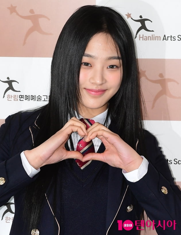 [TEN 포토] 뉴진스 민지 '성인의 꽃미소'