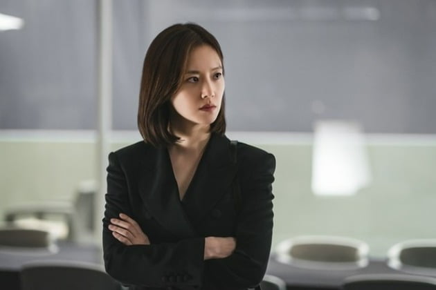 문채원 "문턱 높았던 '법쩐', 좋은 경험…연예인 일? 내 적성엔 반반"[TEN인터뷰]