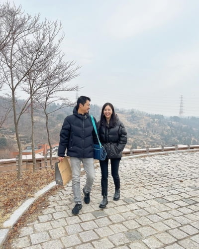 '병원장 아내·CEO' 장영란, 돌아가신 父 같은 ♥한창과 찰칵…소소한 행복 즐기기