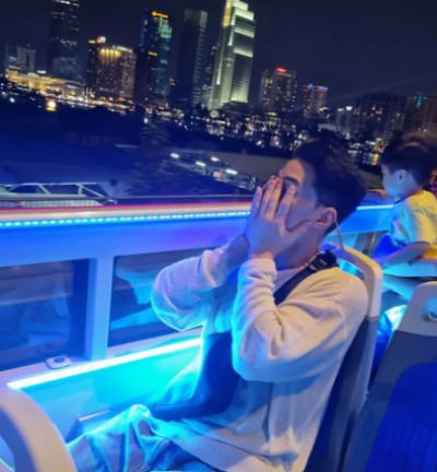 한정민, 두 눈 질끈 감고…혹시 눈물 흘리는 건 아닌지?