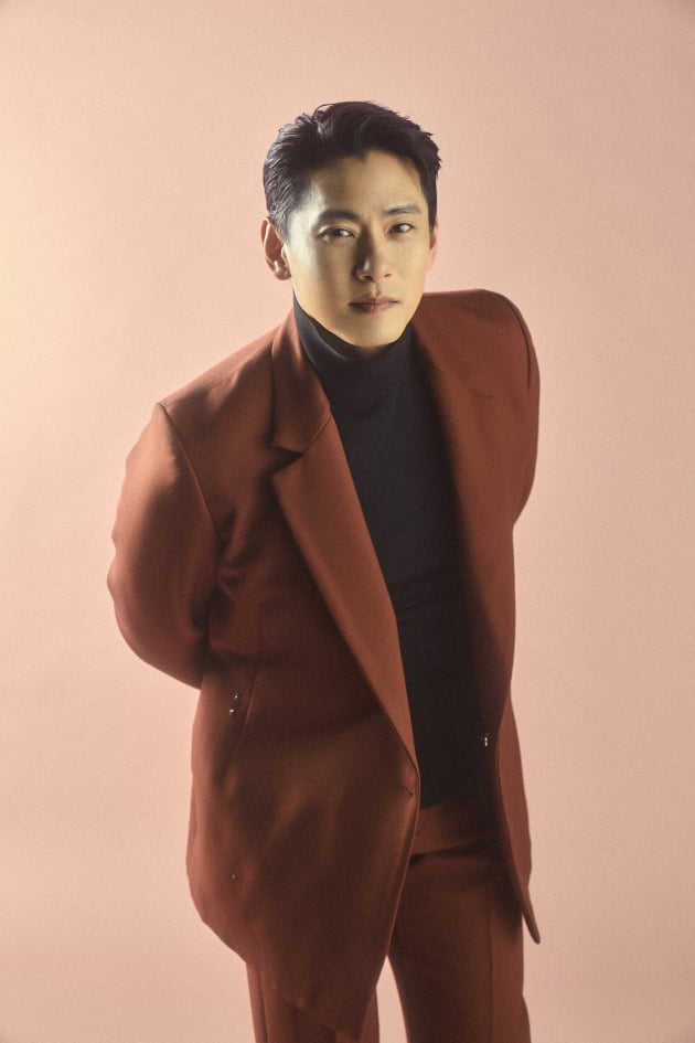 '연애대전'에 출연한 배우 유태오. / 사진제공=넷플릭스