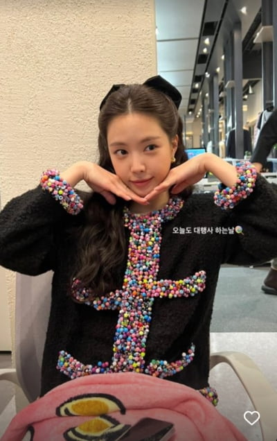 손나은, 청순美 가득한 미소...오늘도 예쁨