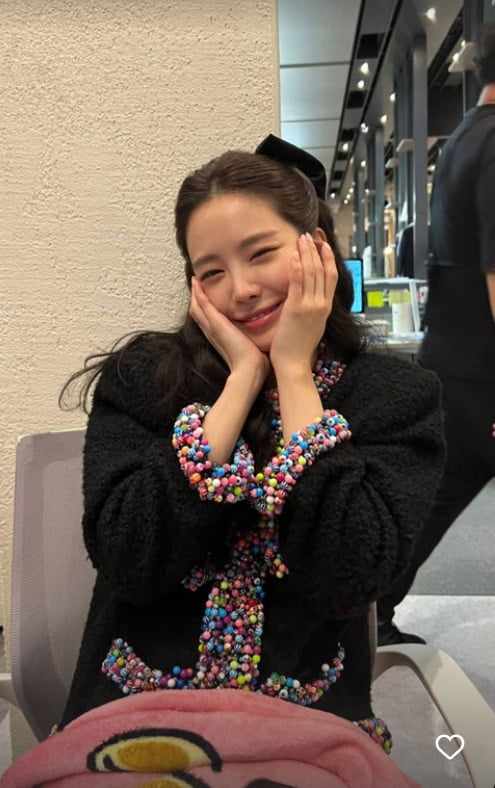 손나은, 청순美 가득한 미소...오늘도 예쁨