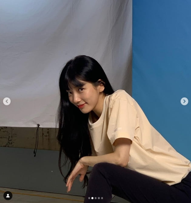수지, 치명적인 미소...인형이야 사람이야
