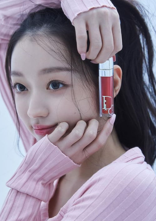 촉촉함이 한가득…생기발랄의 아이콘 '옴걸' 유아