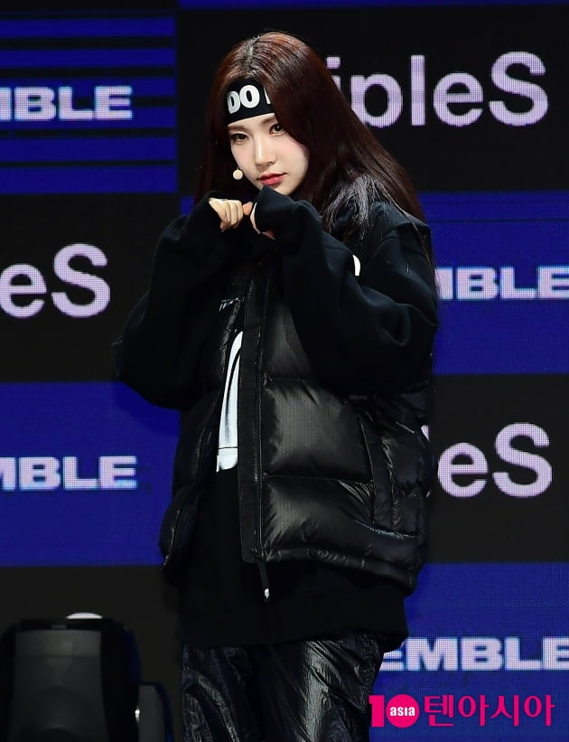 [TEN 포토] 트리플에스 김나경 '반가워요'