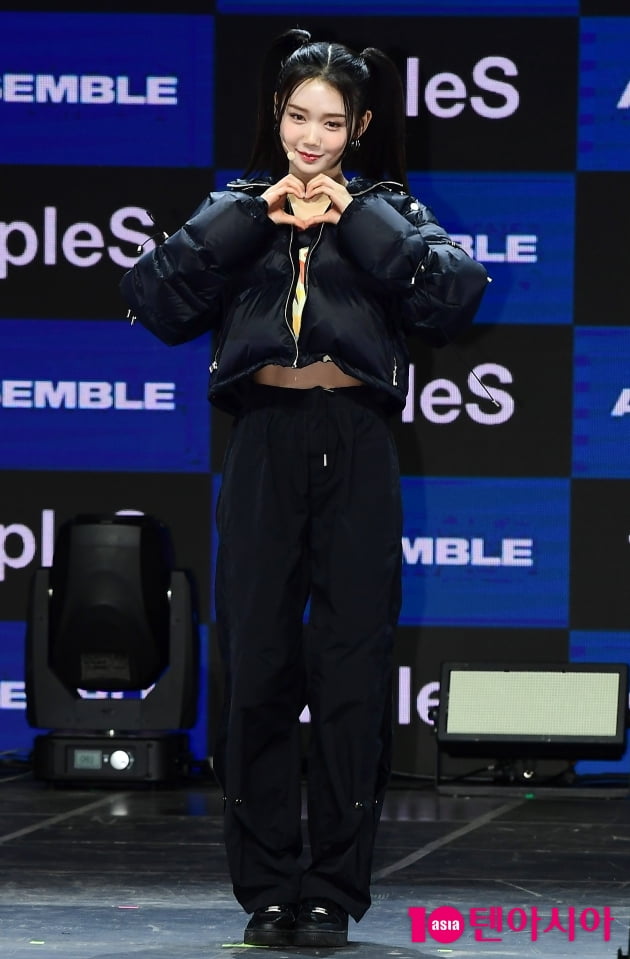 [TEN 포토] 트리플에스 공유빈 '꽃미모에 11자 복근'