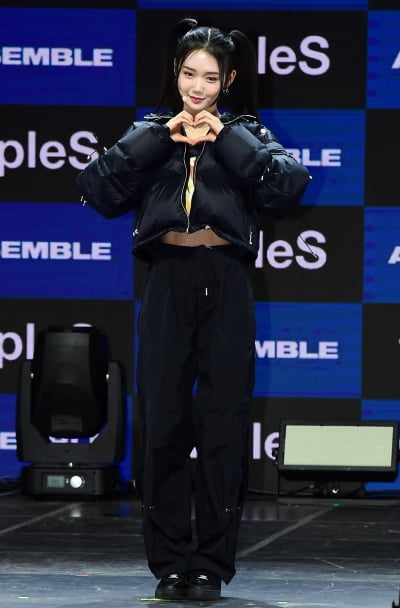[TEN 포토] 트리플에스 공유빈 '꽃미모에 11자 복근'