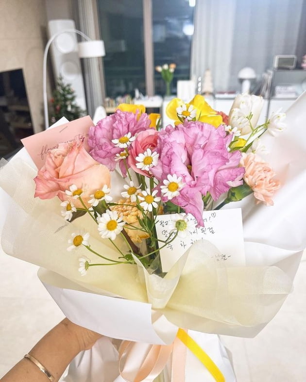 배윤정, ♥11살 연하 남편에 서프라이즈 선물 받았다 "이러면 내가 감동"
