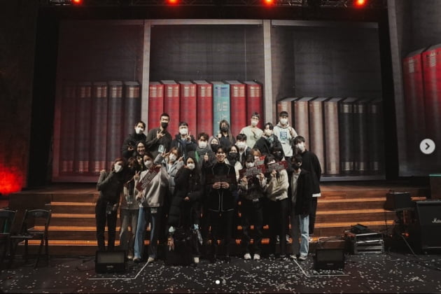 이무진, 첫 전국투어 콘서트 성료..."가끔 문득 기억나는 공연이었기를"