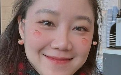 '케빈오♥' 공효진, 얼굴에 나타나는 신혼의 행복…복숭아 과즙미 팡팡