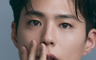 박보검, 새 프로필 공개…달라진 분위기+뚜렷한 이목구비