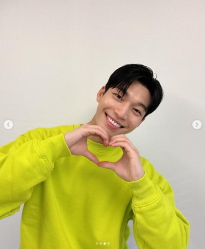 위하준, 점점 빠져드는 미소...해피 밸런타인데이
