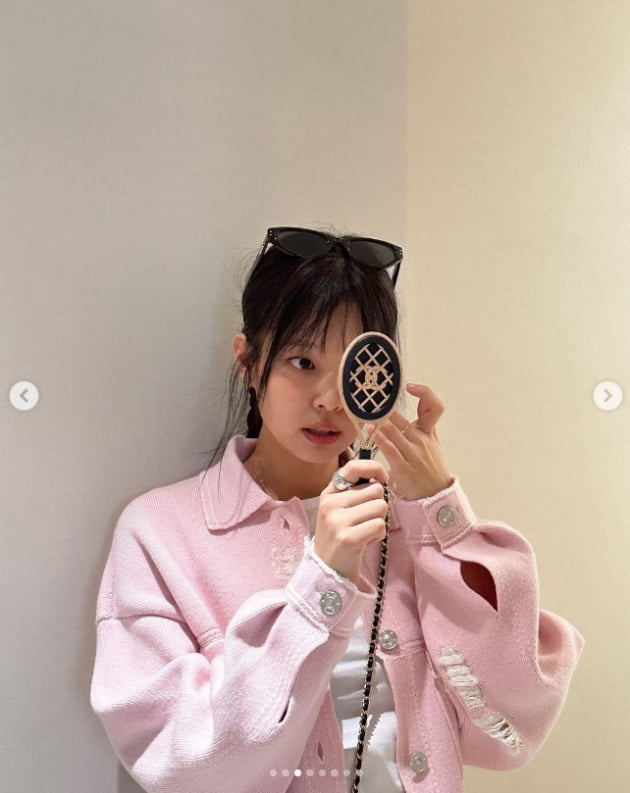 블랙핑크 제니, 소녀처럼 꾸미고 어디가나?...핑크빛 미모
