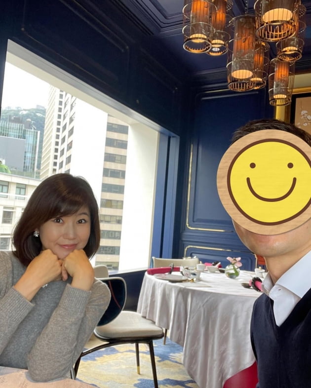 '홍콩댁' 강수정, 발렌타인 기념 5성급호텔 데이트…♥금융맨과 결혼 15년차에도 달달