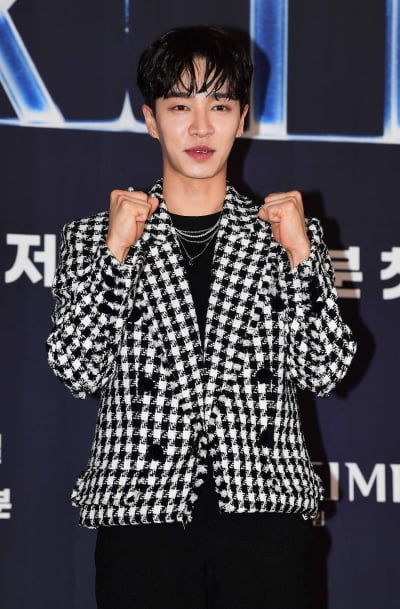 [TEN 포토] 이기광 '기운 넘치는 파이팅!'