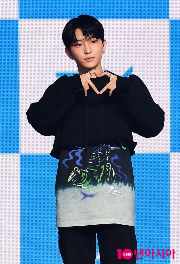 [TEN 포토] TNX 오성준 '시크한 하트'