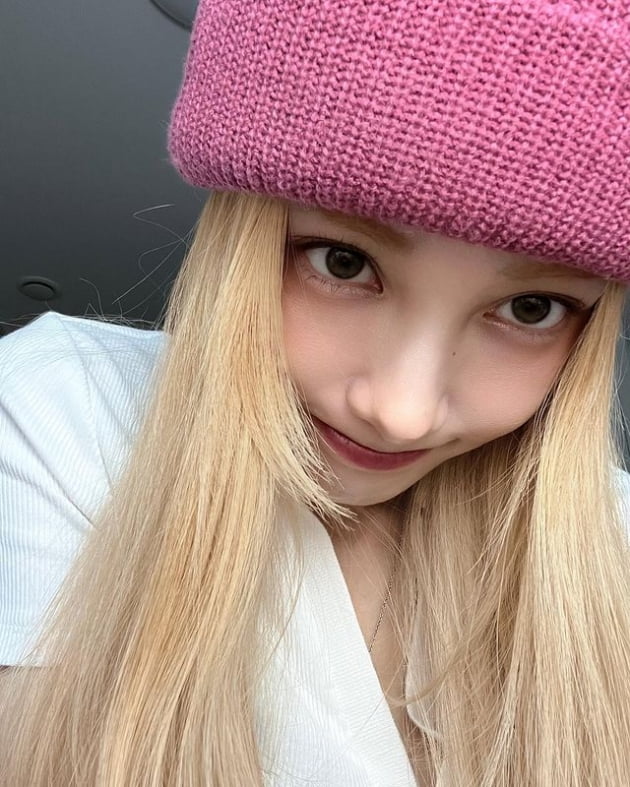 성형한 유깻잎, 아이돌 뺨치네…금발로 탈색하더니 뉴진스 제6의 멤버?