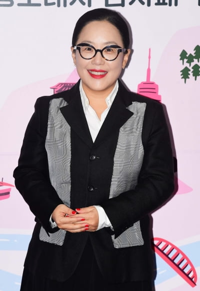 [TEN 포토] 정샘물 '서울시 감사패 받았어요'