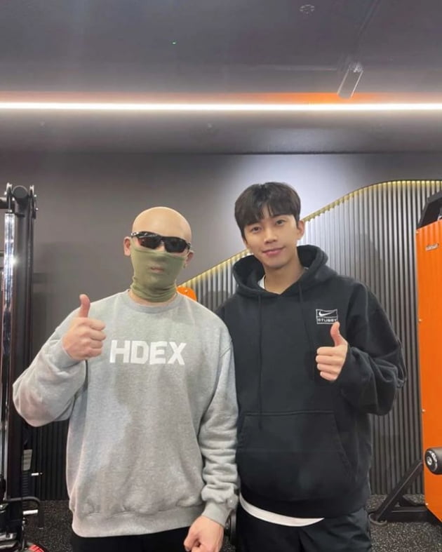 임영웅, 운동부 선배 포스…'건행 체조' 만들어 온 김계란과 만남