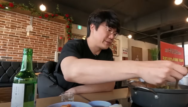 [종합] 성시경, 유튜브 운영 어려움 호소 "직원 구하시기 힘들다는데"