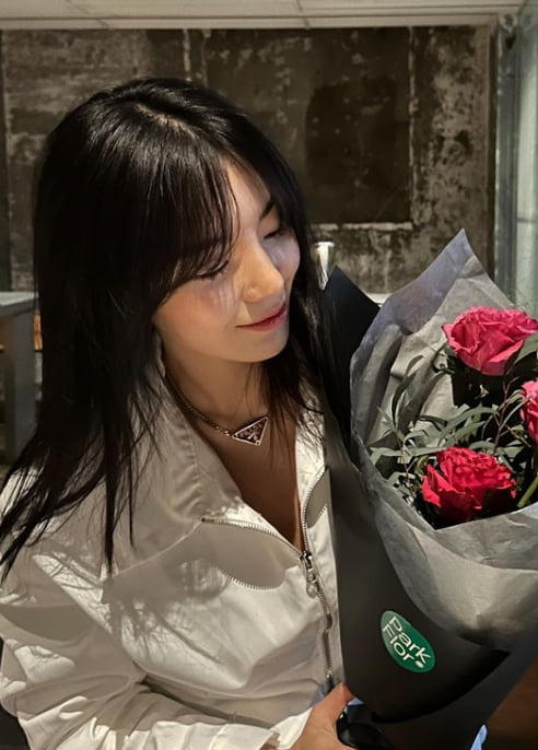 '돌싱' 전다빈, 발렌타인데이에 꽃다발 받았다