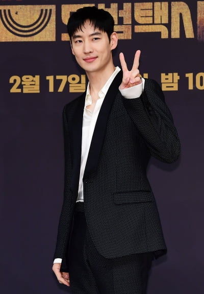 [TEN 포토] 이제훈 '모범택시2로 만나요'