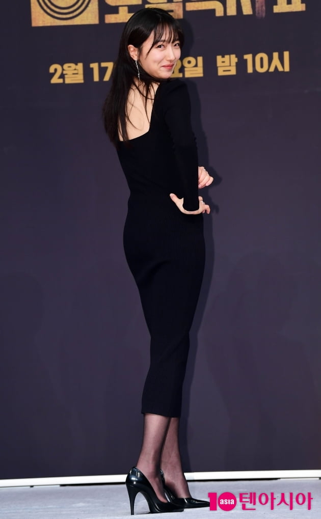 [TEN 포토] 표예진 '몸매 드러낸 뒤태'