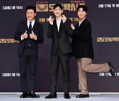 [TEN 포토] 장혁진-이제훈-배유람 '멋진 삼총사가 한 자리에'