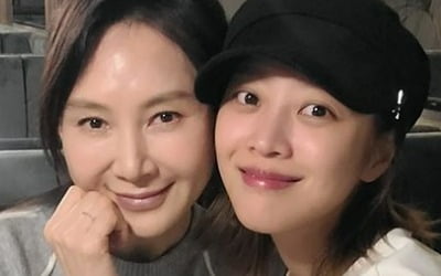 '사업가 김태욱♥' 채시라, 56세 맞아? 민낯도 드라마 딸 조보아에 안 밀리네