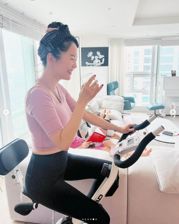 '한의사♥' 장영란, 아파트 고층뷰 보며 집안에서 몸매 관리 중 "바쁜 엄마라 미안"