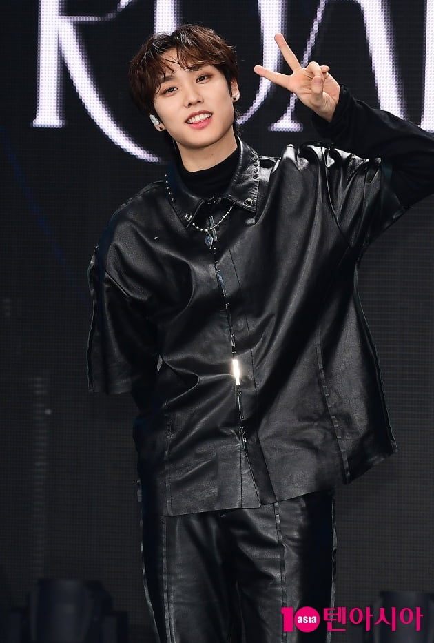 [TEN 포토] 더보이즈 제이콥 '상큼하게 브이'
