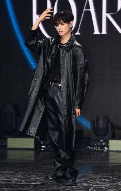 [TEN 포토] 더보이즈 주연 '우아한 블랙'
