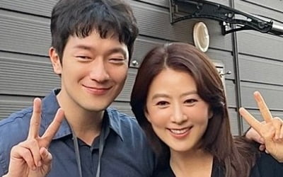 김희애, 뒤늦게 구씨 매력에 푹 "우연히 손석구 만나 성덕됐다"