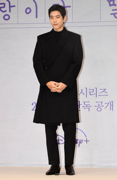 [TEN 포토] 성준 '시크한 올블랙'