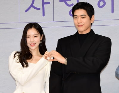 [TEN 포토] 김예원-성준 '사랑이 넘치는 커플'
