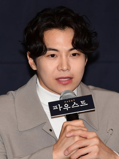 [TEN 포토] 박은석 '젊은 파우스트로 변신한 로건리'