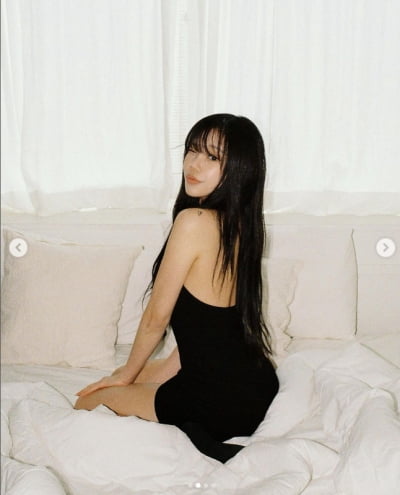 주이, 등이 뻥 뚫린 뒤태...점점 더 과감해진 패션