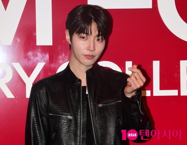 [TEN 포토] 황인엽 '대세남의 하트'