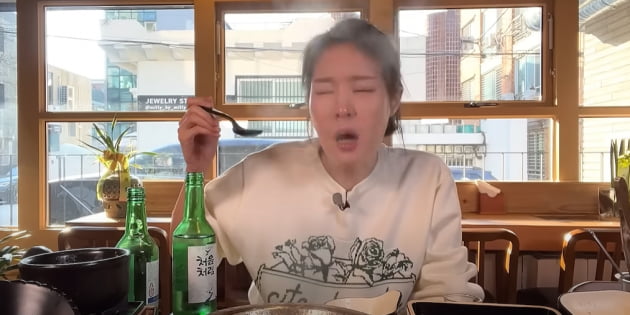 [종합] 미자, 대낮부터 '술병' 쓰러트리는 만행…도 넘는 만취에 공식 사과